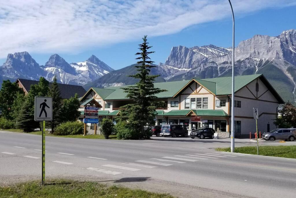 Apartmán Mountain Modern Hideaway Canmore Exteriér fotografie